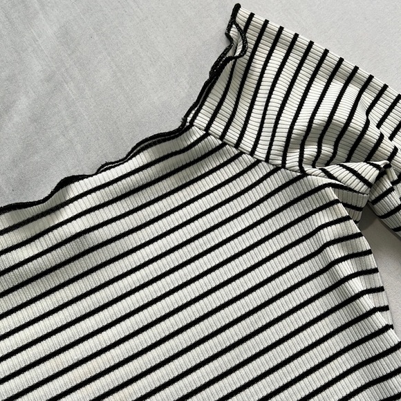 striped off the shoulder lettuce trim long sleeve - Picture 2 of 4